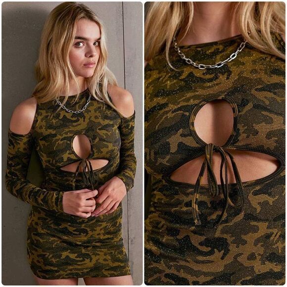 🆕 UO - Gemini Camo Print Cut-Out Dress - Picture 1 of 8